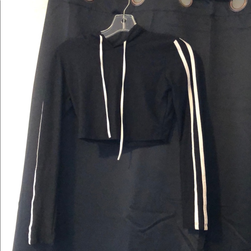 Fashion Nova Cropped Long sleeve